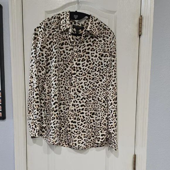 Banana Republic Black and Tan Button Down Shirt - Picture 2 of 2